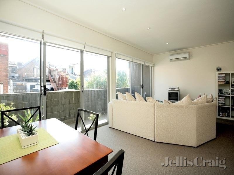 4/272 Albert Street, Brunswick image 2
