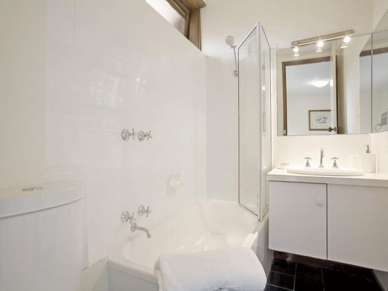 4/27a Walpole Street, Kew image 6