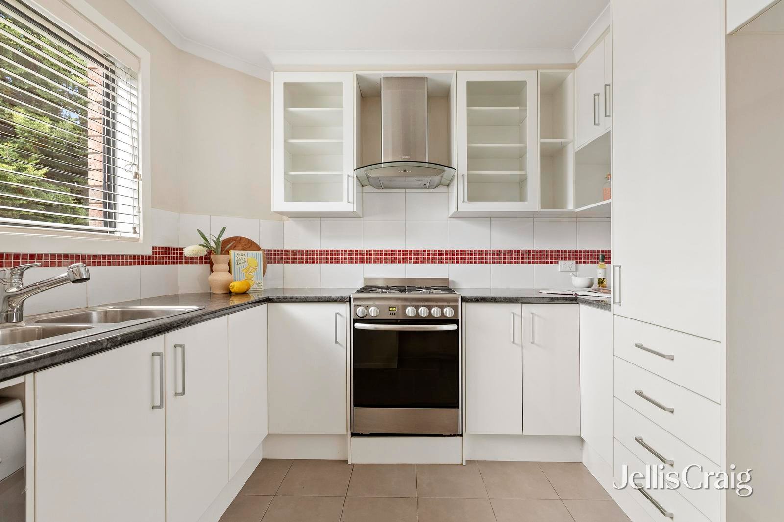 4/29 Royal Avenue, Essendon North image 3