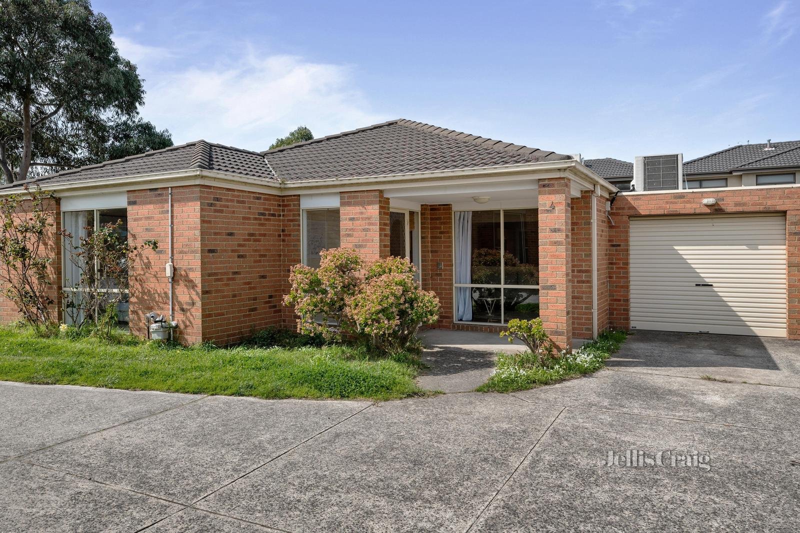 4/2A Mary Street, Springvale image 1