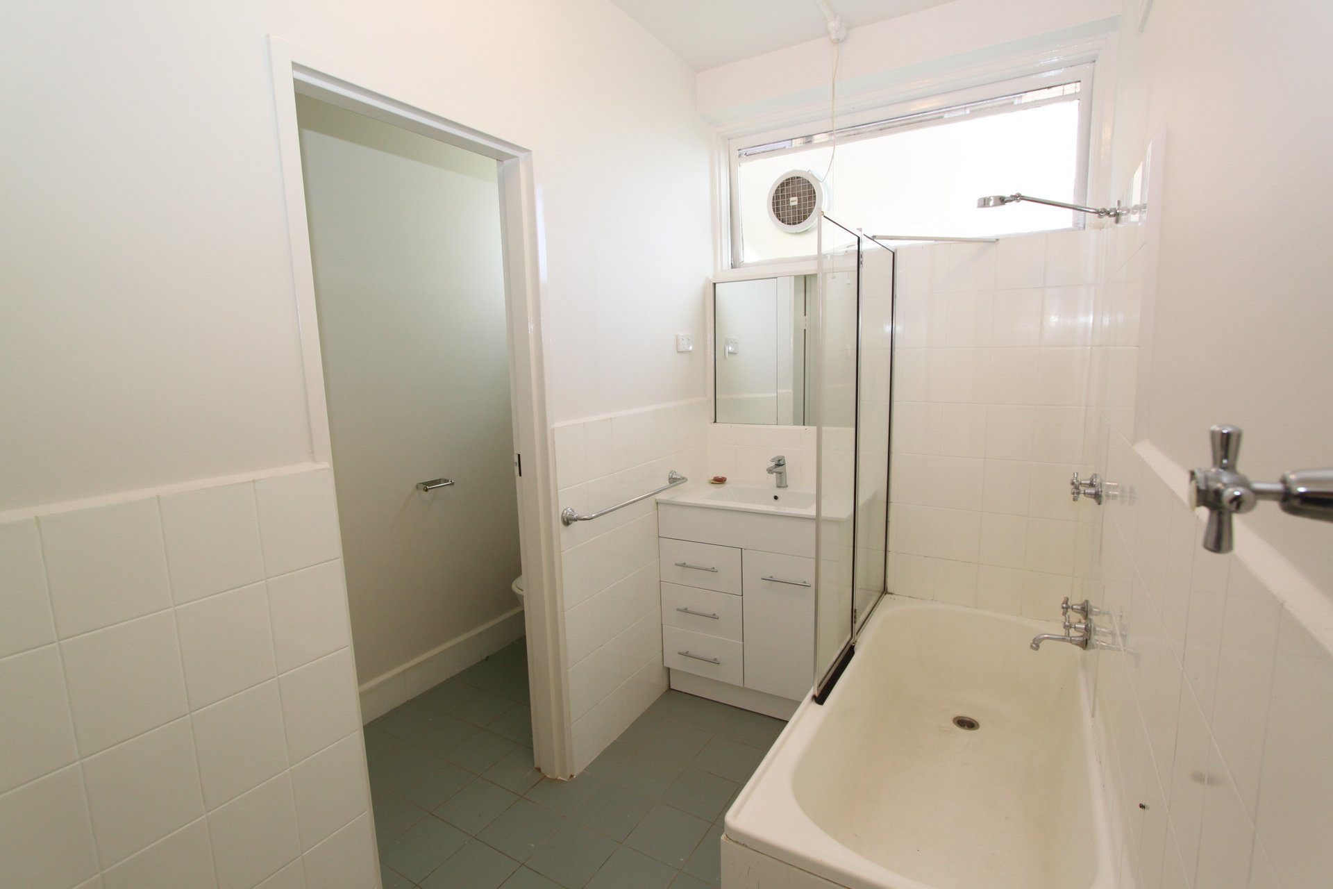 Property Gallery Thumbnail 4