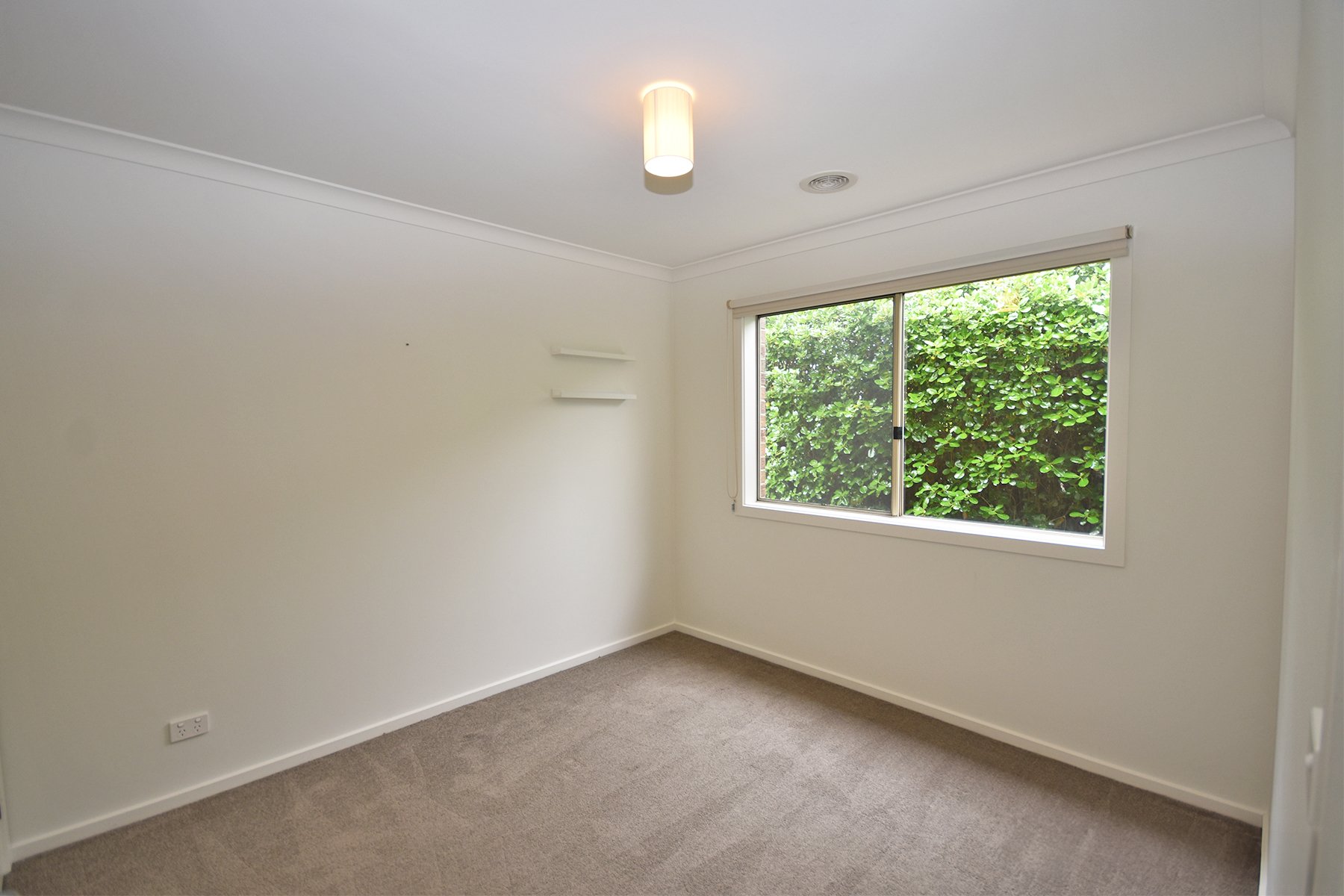 42A Ross Pincott Drive, Mooroolbark image 9