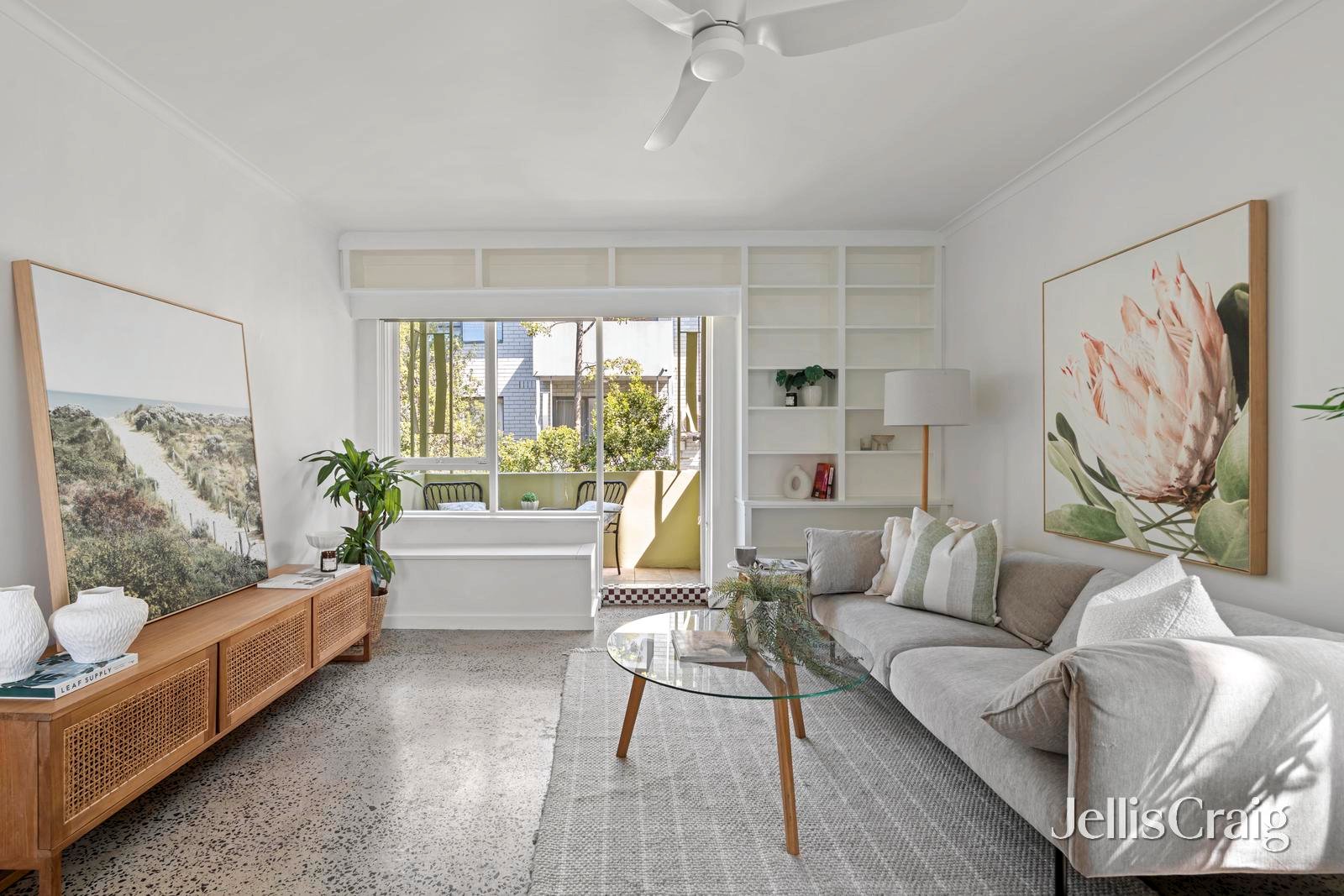 4/2b Loyola Avenue, Brunswick image 1