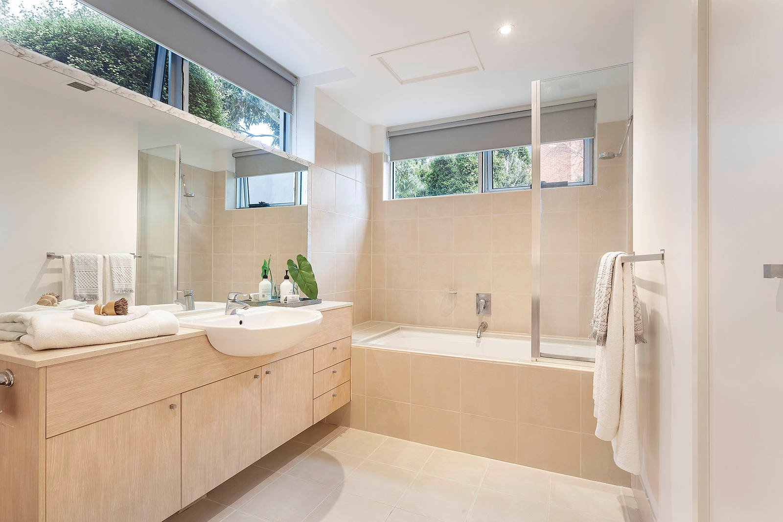 Property Gallery Thumbnail 7