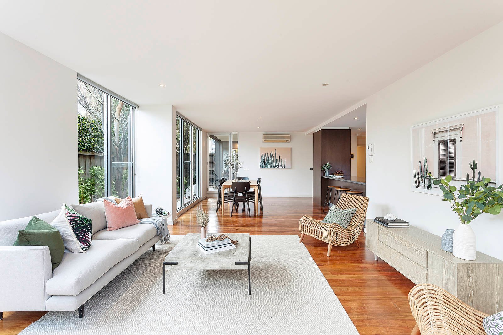 Property Gallery Thumbnail 9