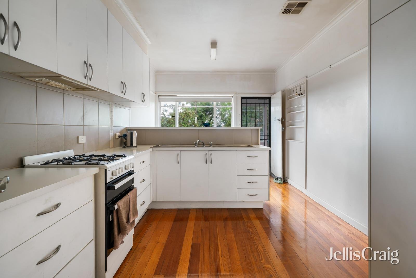 43 Baker Avenue, Kew East image 3