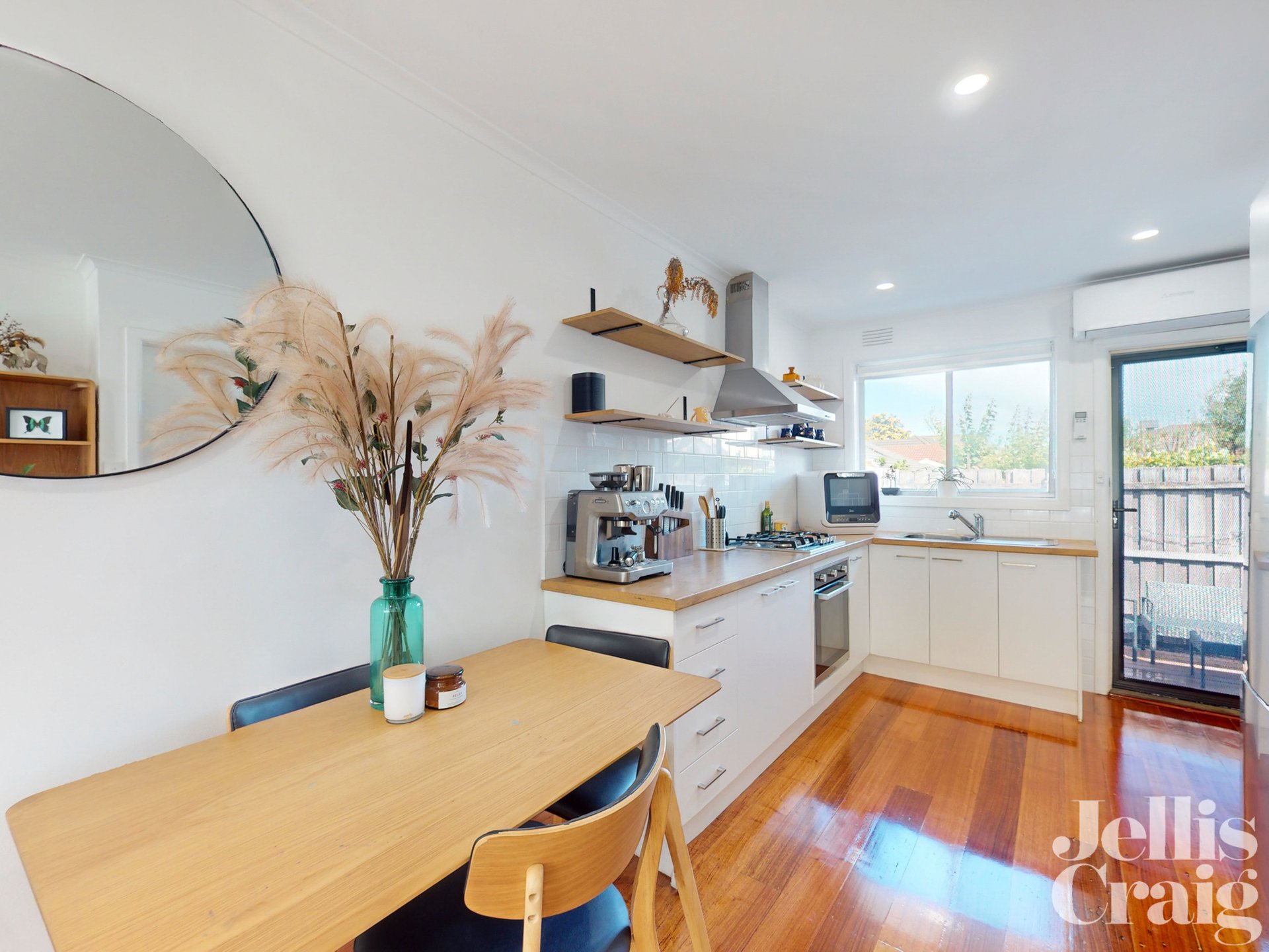 4/3 Balloan Street, Coburg image 3