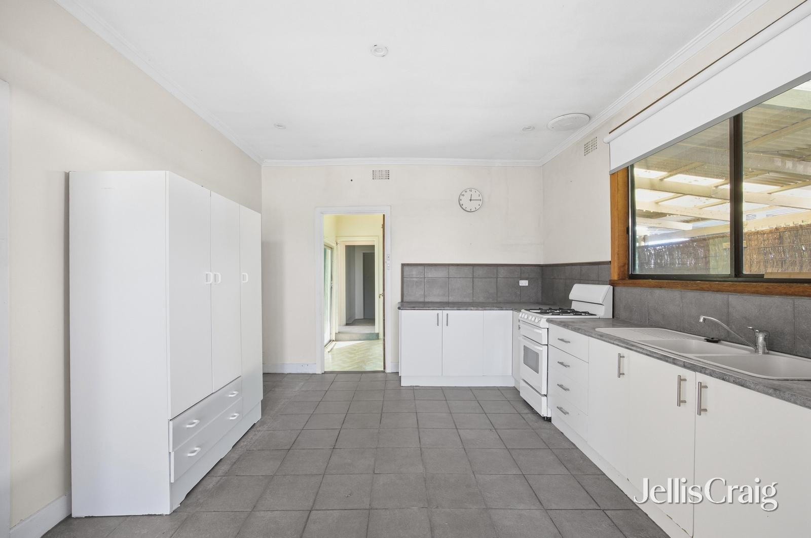 43 Birdwood Avenue, Sebastopol image 2