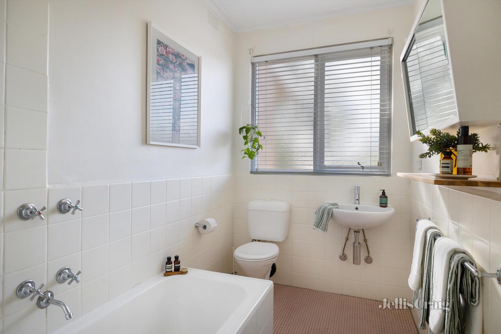 4/3 Brookfield Court, Hawthorn East image 6
