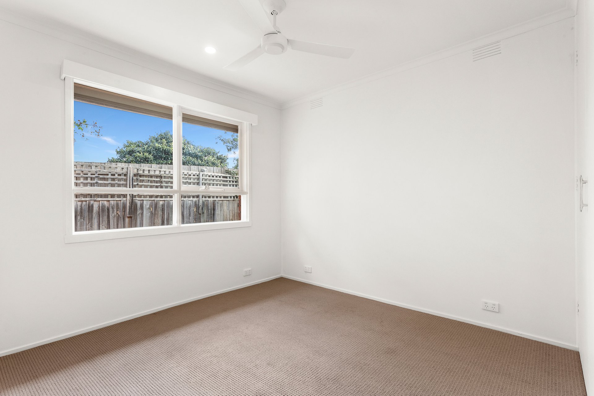 4/3 Collocott Street, Mordialloc image 3