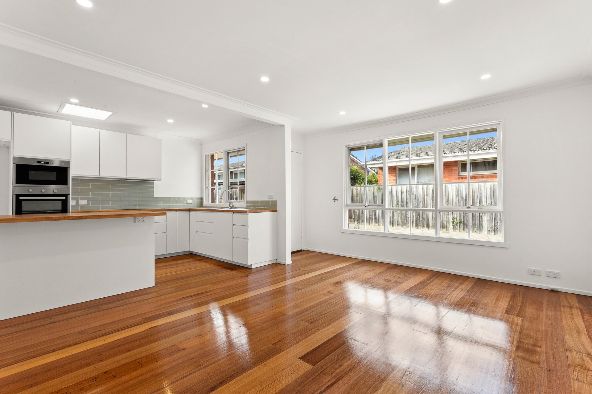 4/3 Collocott Street, Mordialloc image 5
