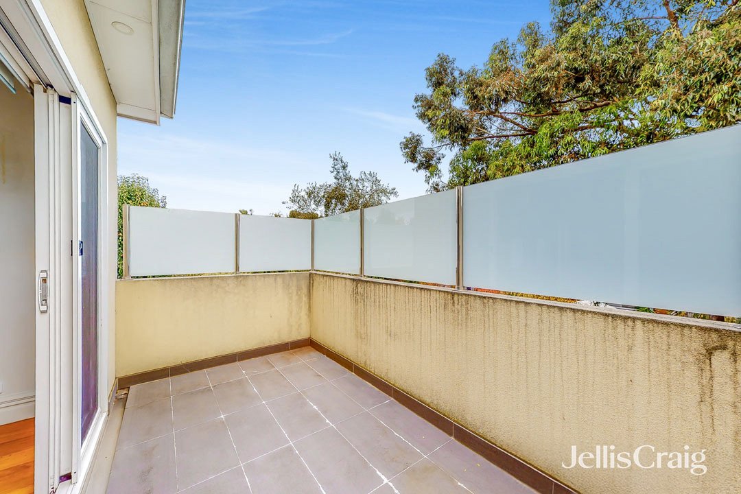 4/3 Cyril Street, Elwood image 9
