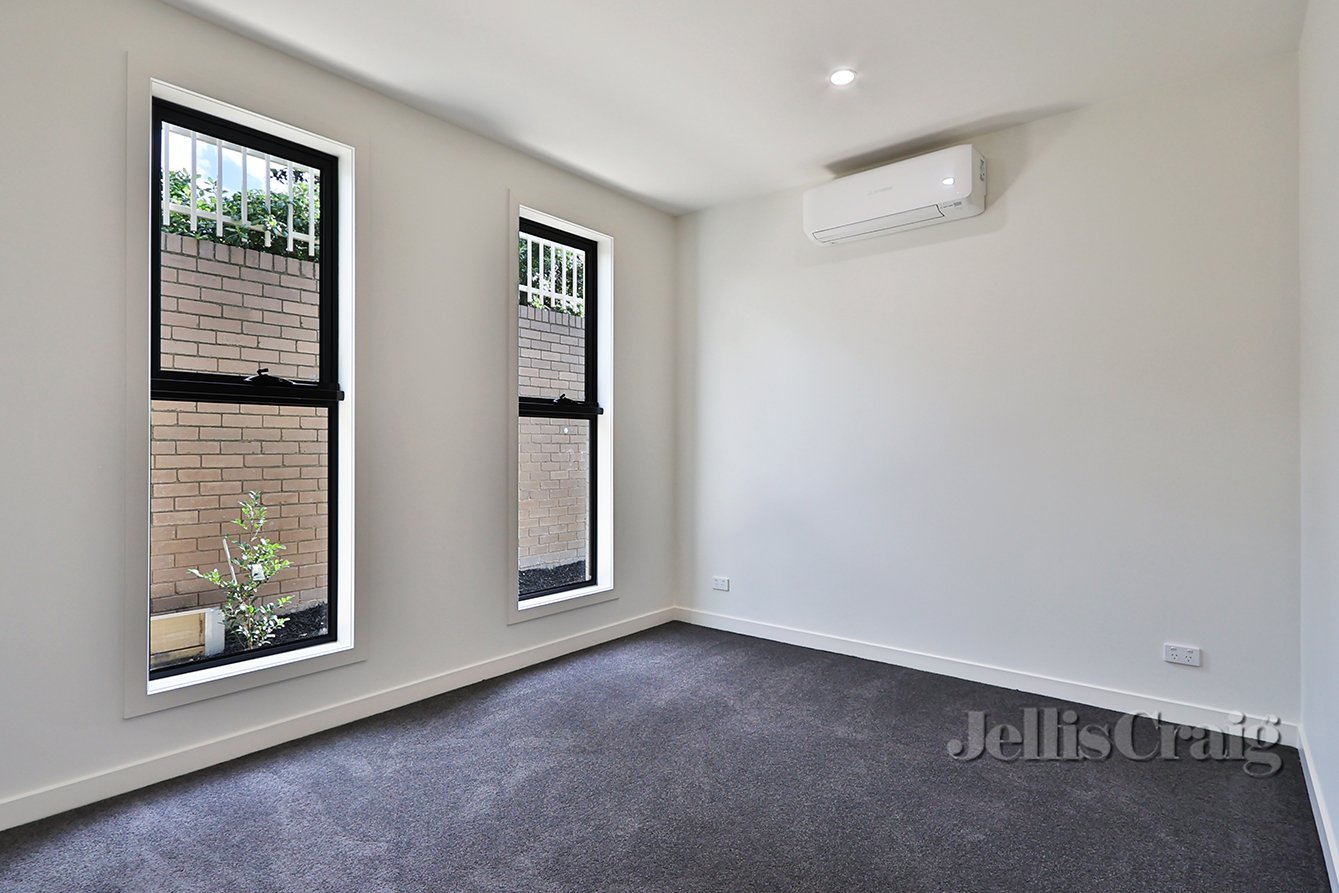 4/3 Dryden Street, Doncaster East image 3