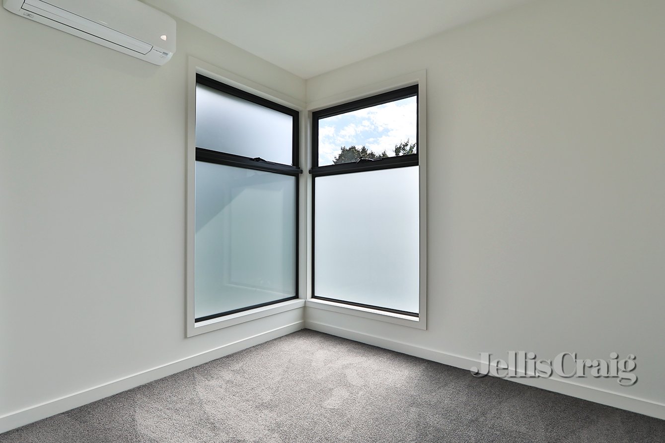 4/3 Dryden Street, Doncaster East image 5