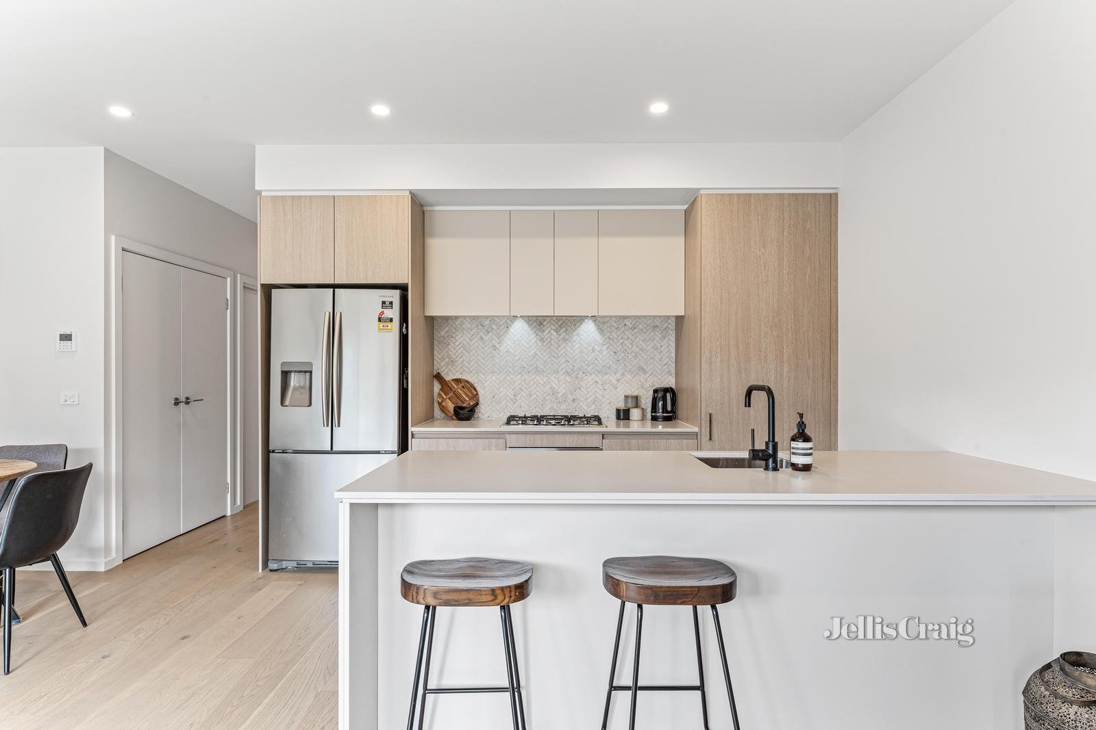 43 Edgar Avenue, Cranbourne South image 2
