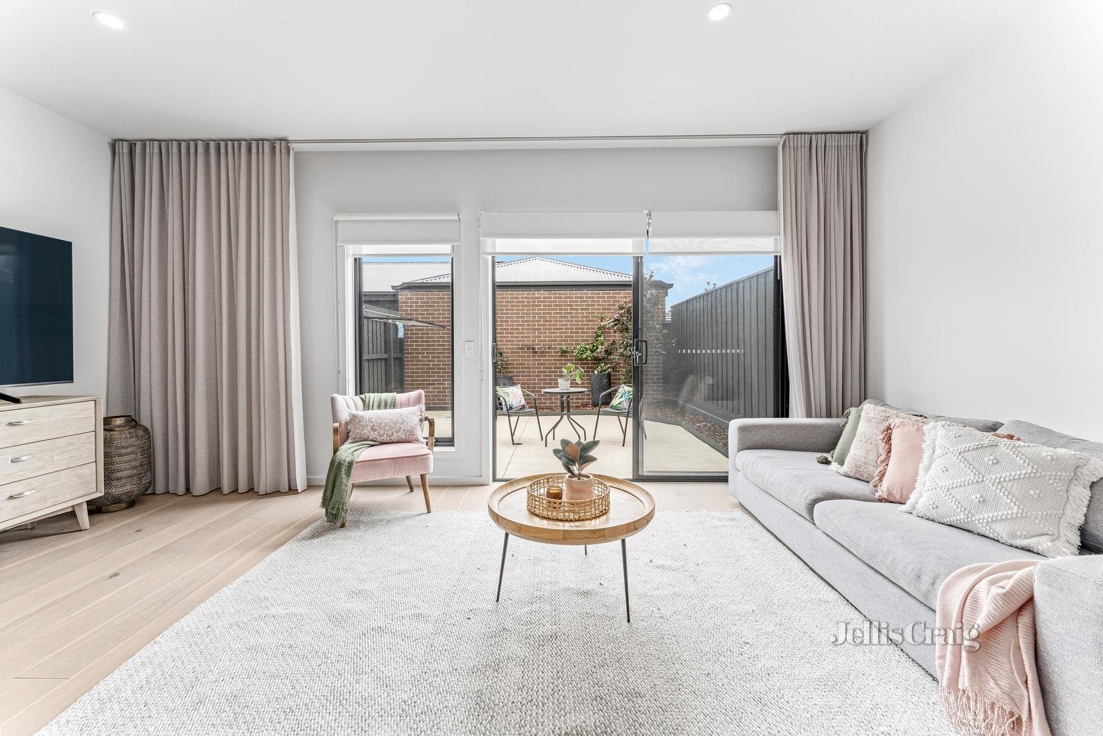 43 Edgar Avenue, Cranbourne South image 4