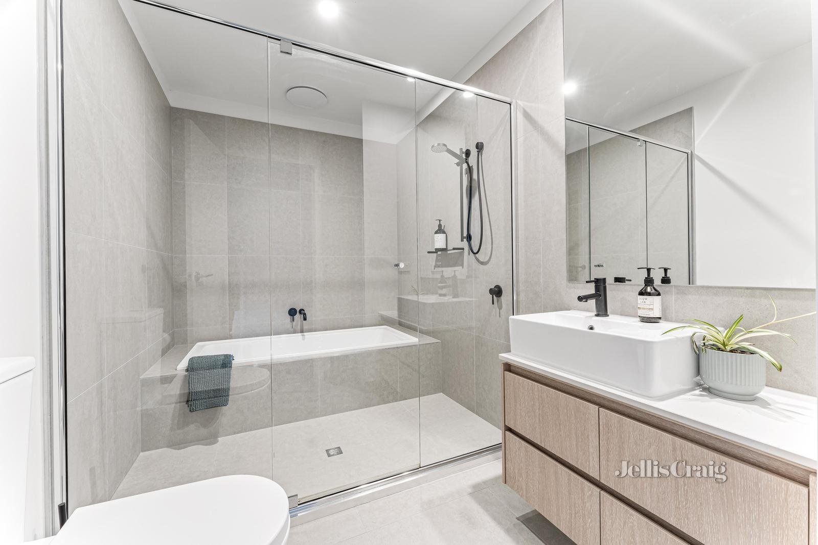 43 Edgar Avenue, Cranbourne South image 11