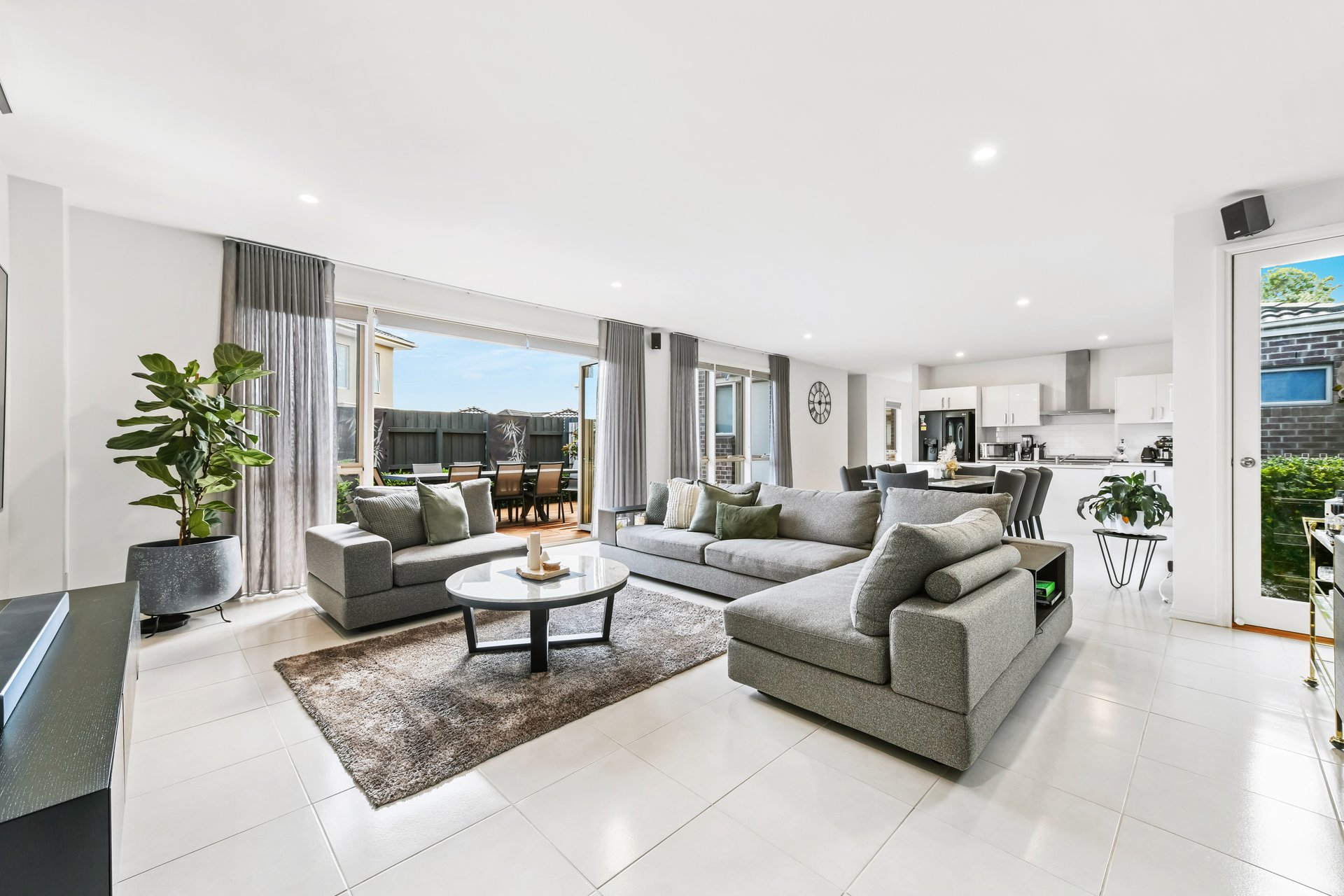 4/3 Edward Street, Chadstone image 2