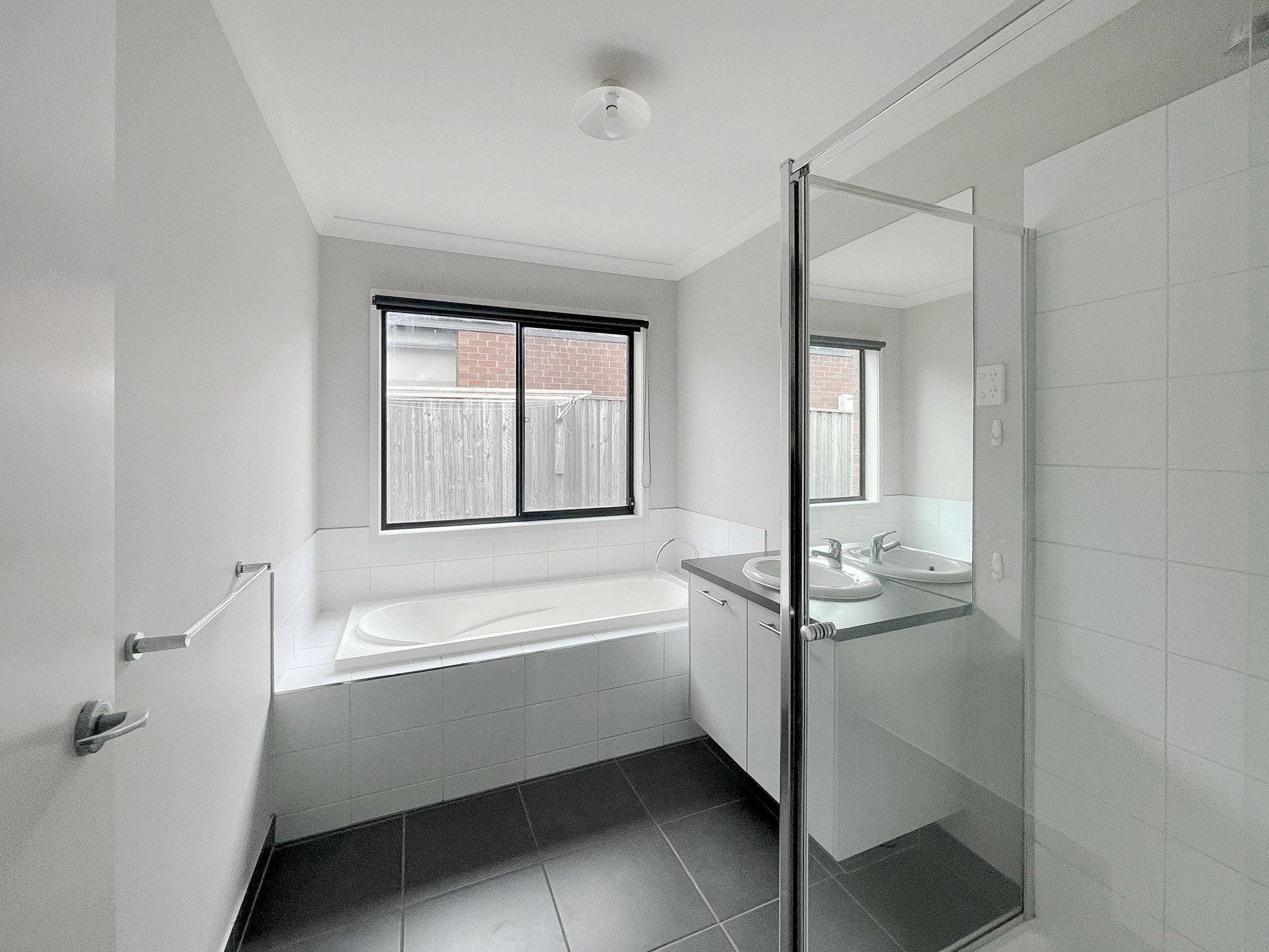 43 Estuary Boulevard, Leopold image 3