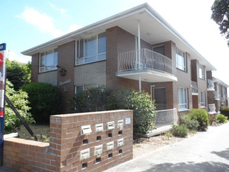 4/3 Flower Street, ESSENDON VIC 3040