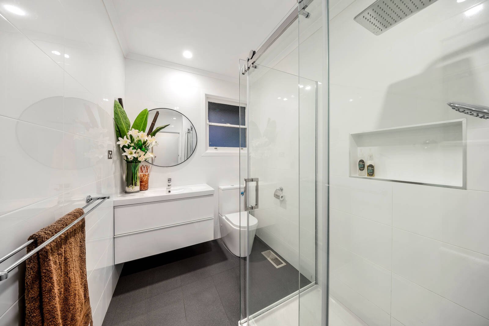 Property Gallery Thumbnail 12