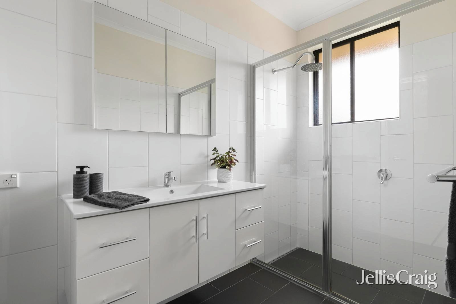 43 Greenhills Road, Bundoora image 8