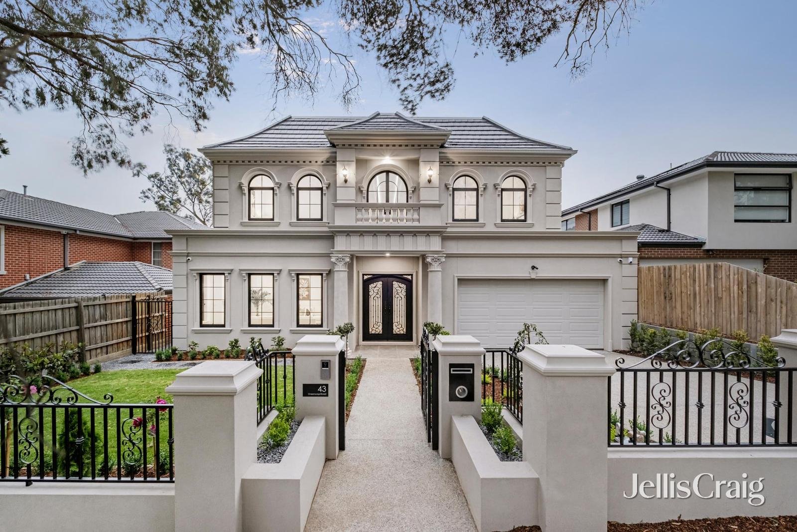 43 Greenways Road, Glen Waverley image 2