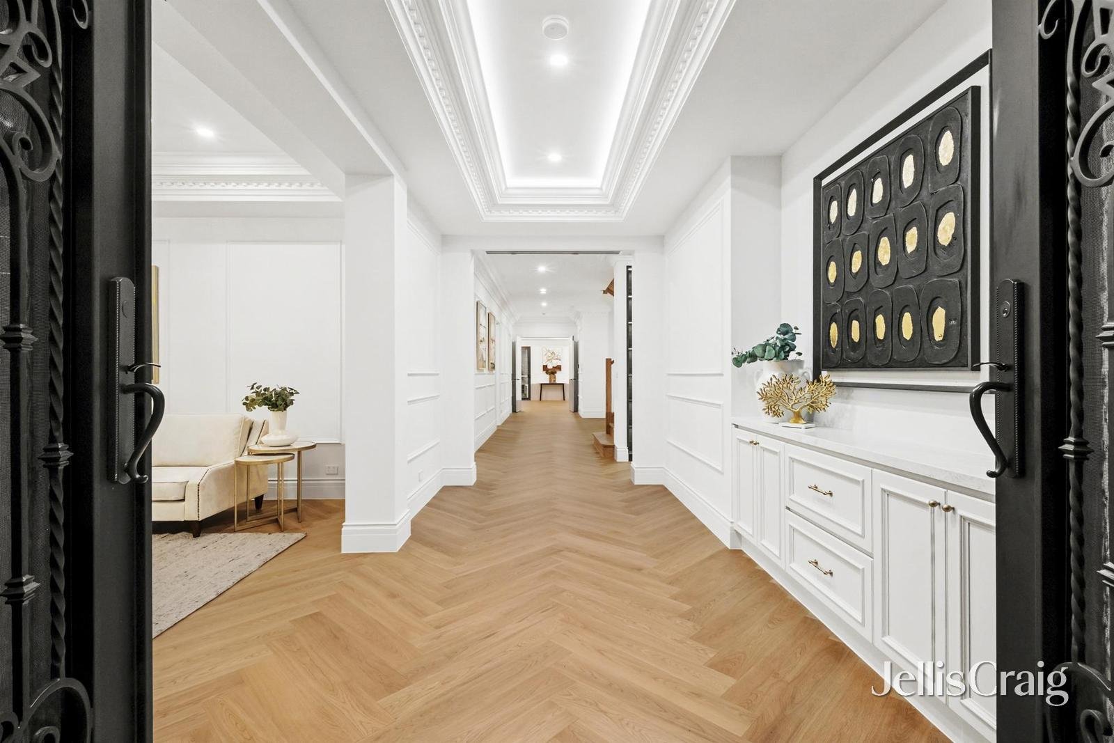 43 Greenways Road, Glen Waverley image 3