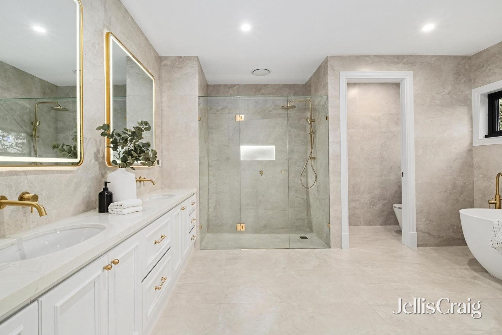 43 Greenways Road, Glen Waverley image 15