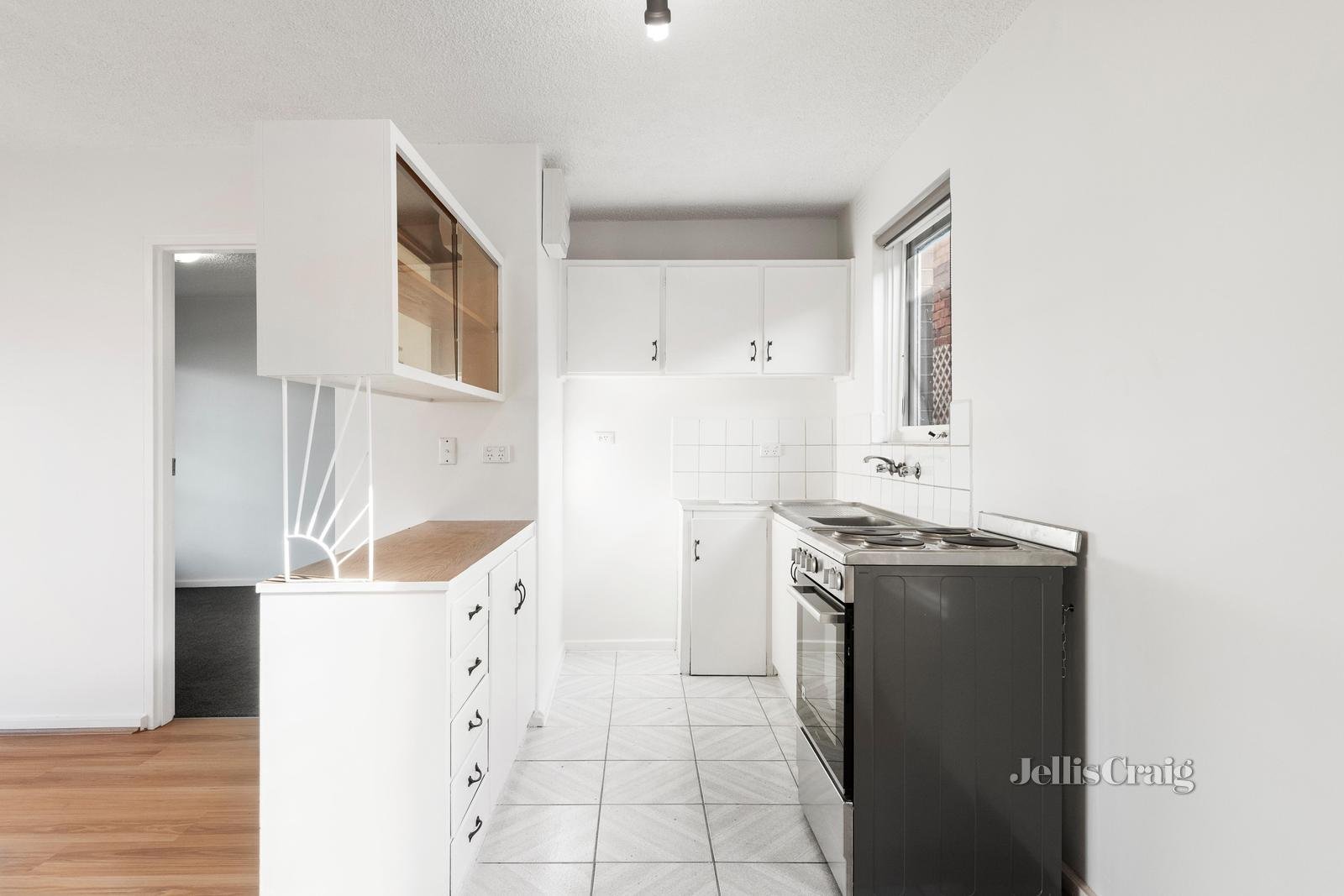 4/3 Guthrie Street, Brunswick West image 2
