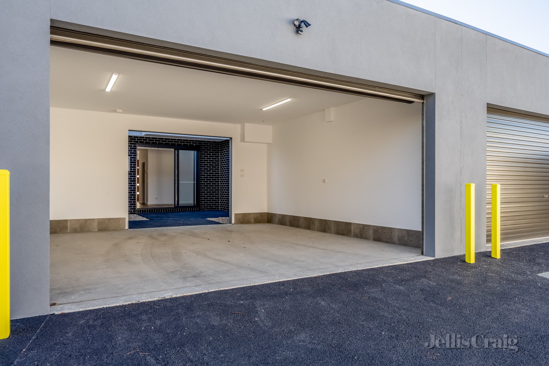 4/3 Hazel Grove, Pascoe Vale image 7