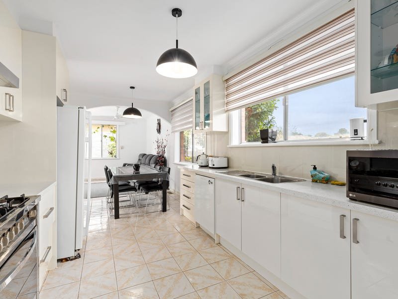 Property Gallery Thumbnail 3