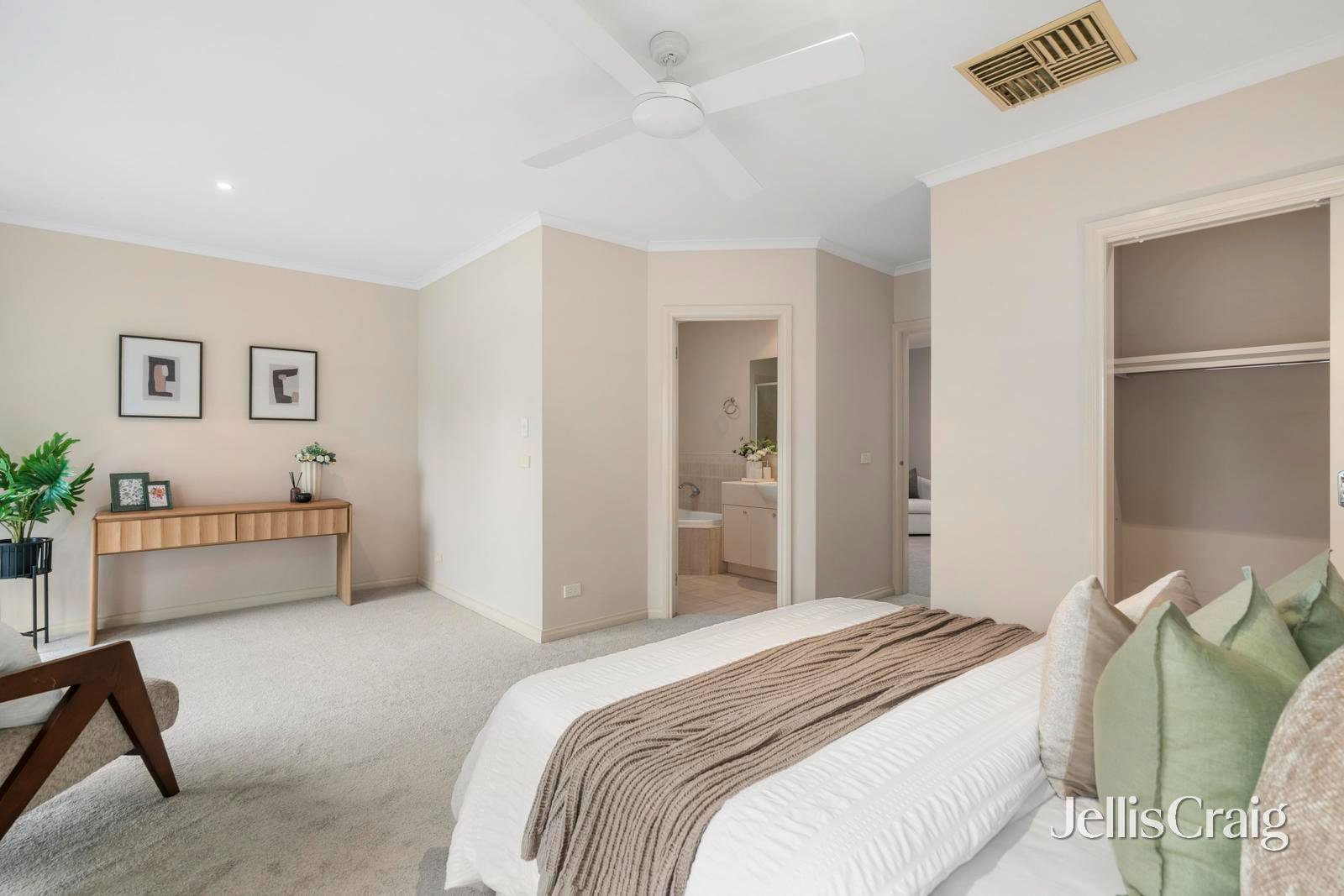 43 Herriotts Boulevard, Glen&nbsp;Waverley image 8