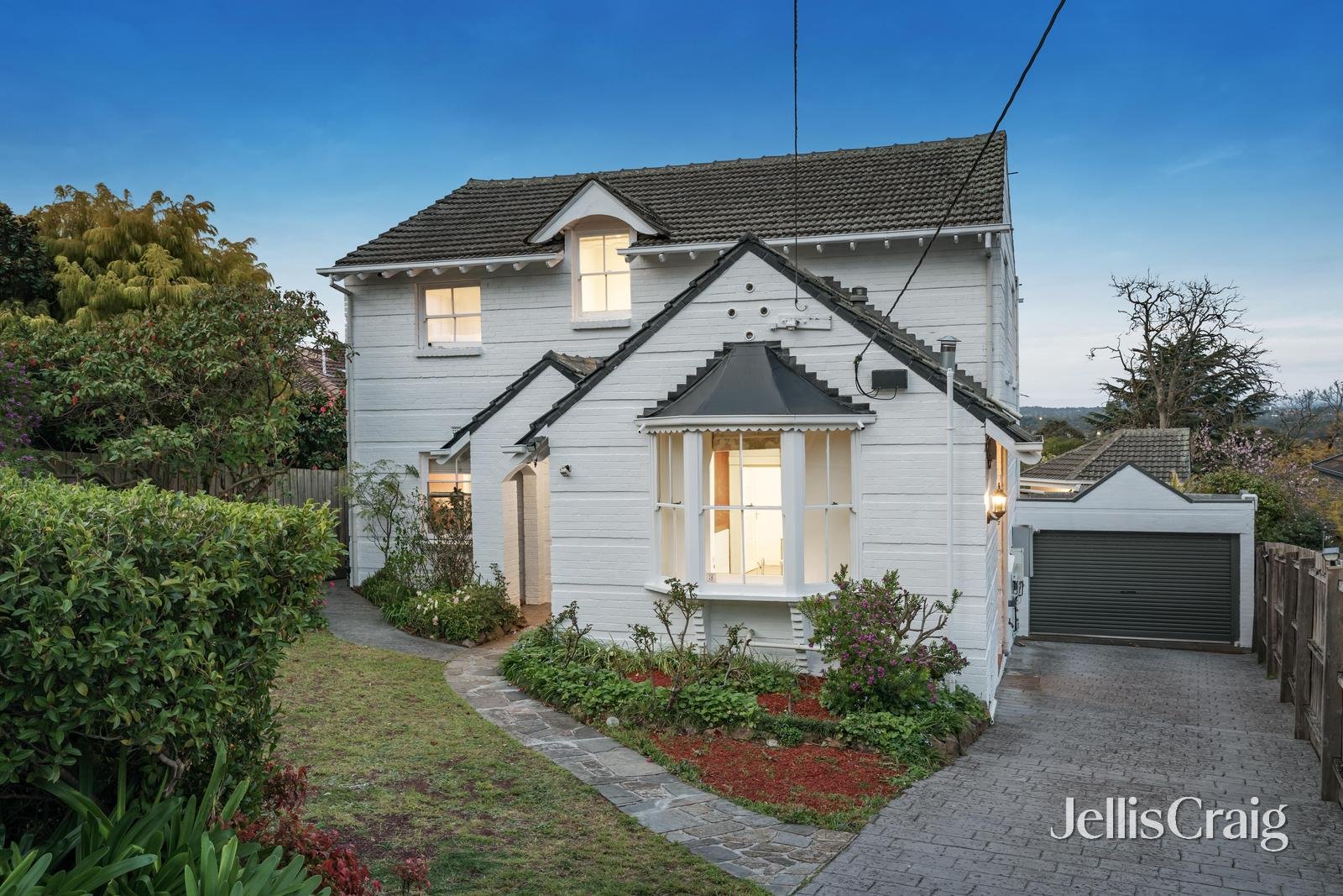 43 Hinkler Road, Glen Waverley image 1