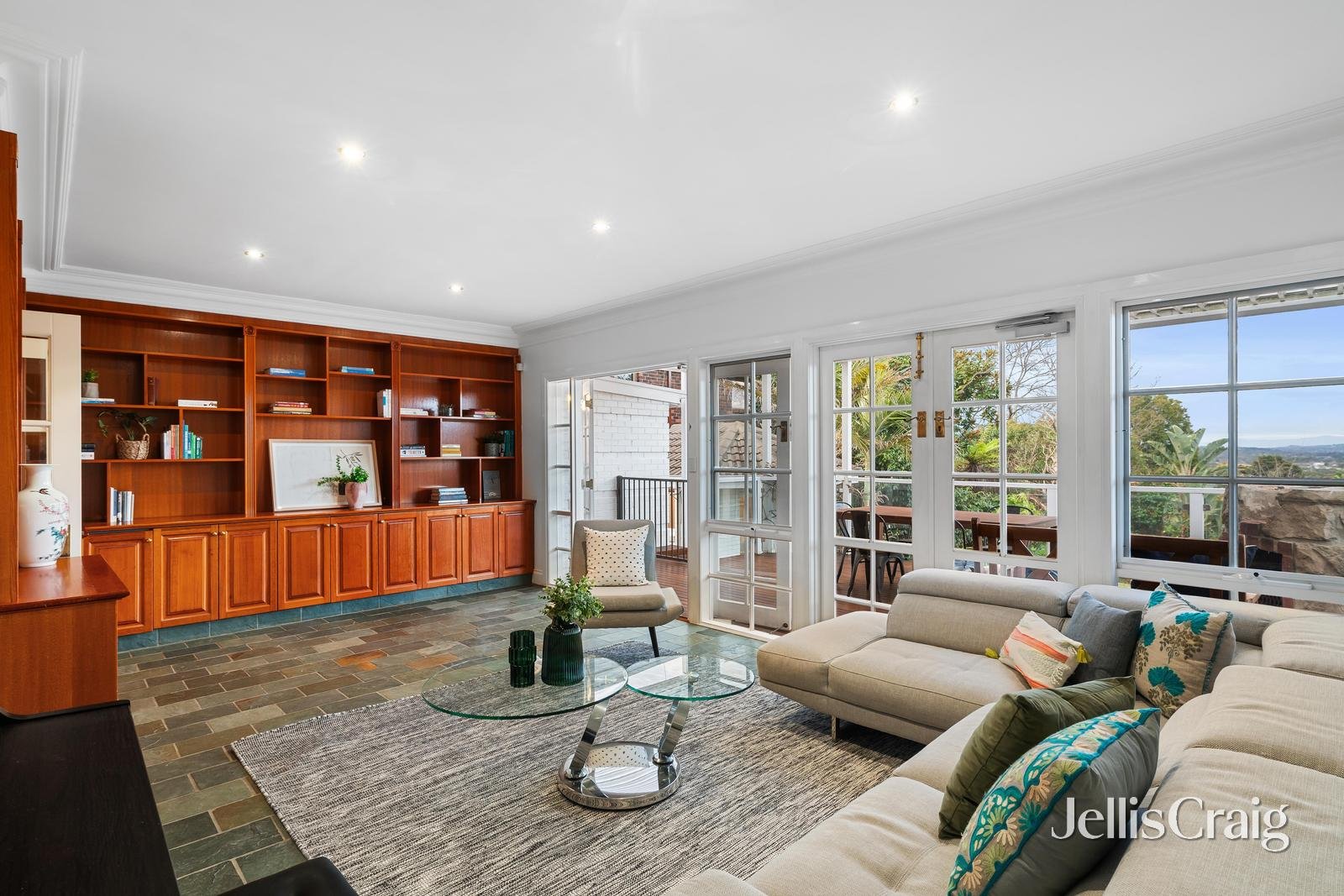 43 Hinkler Road, Glen Waverley image 3