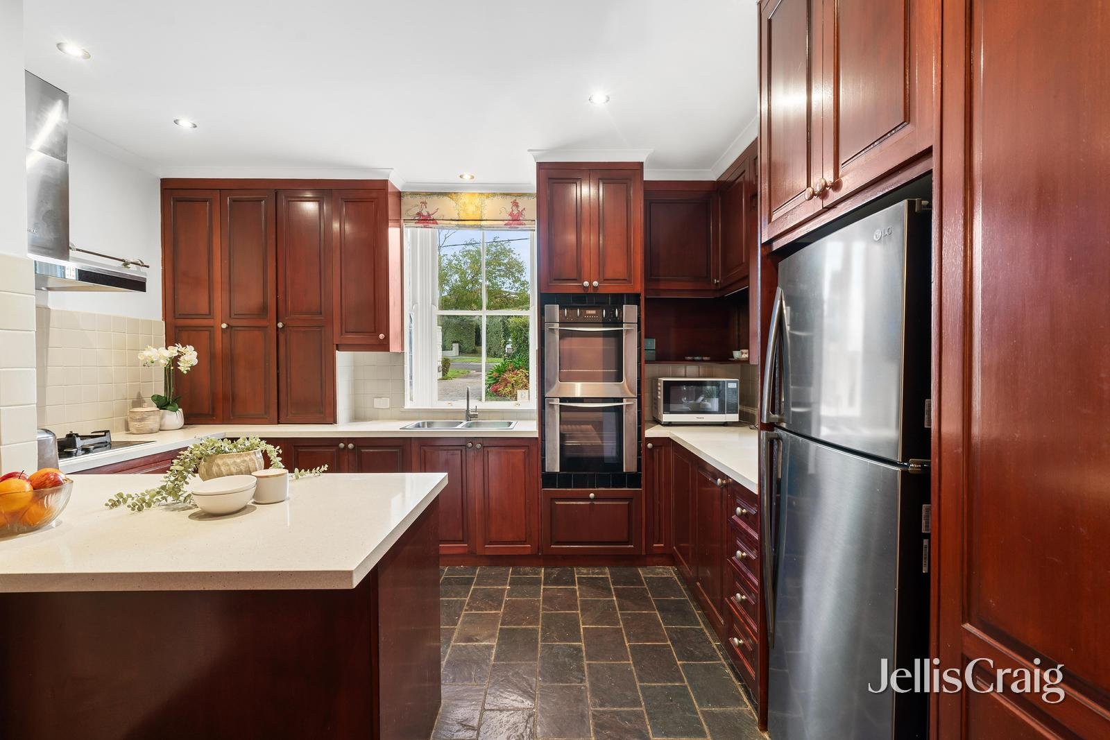 43 Hinkler Road, Glen Waverley image 4