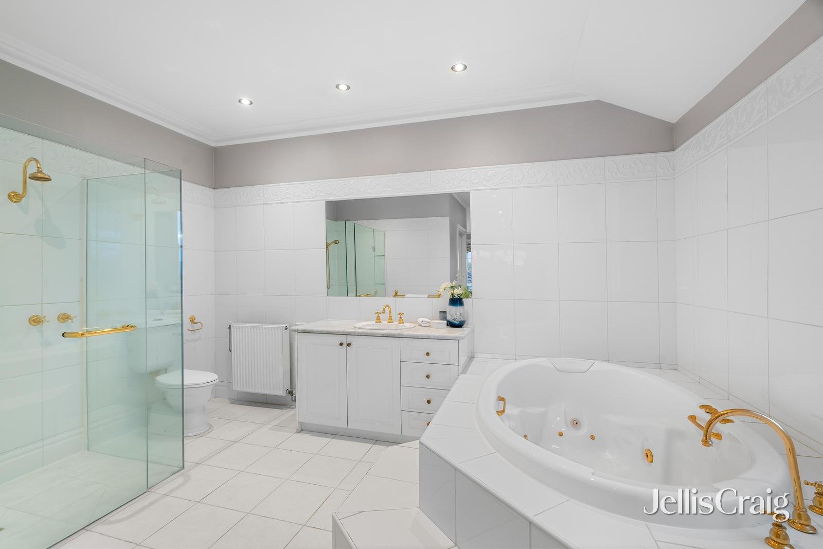 43 Hinkler Road, Glen Waverley image 7