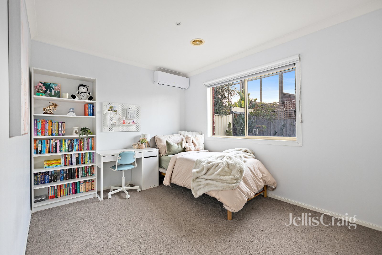 43 Hughes Cct, Bundoora image 7