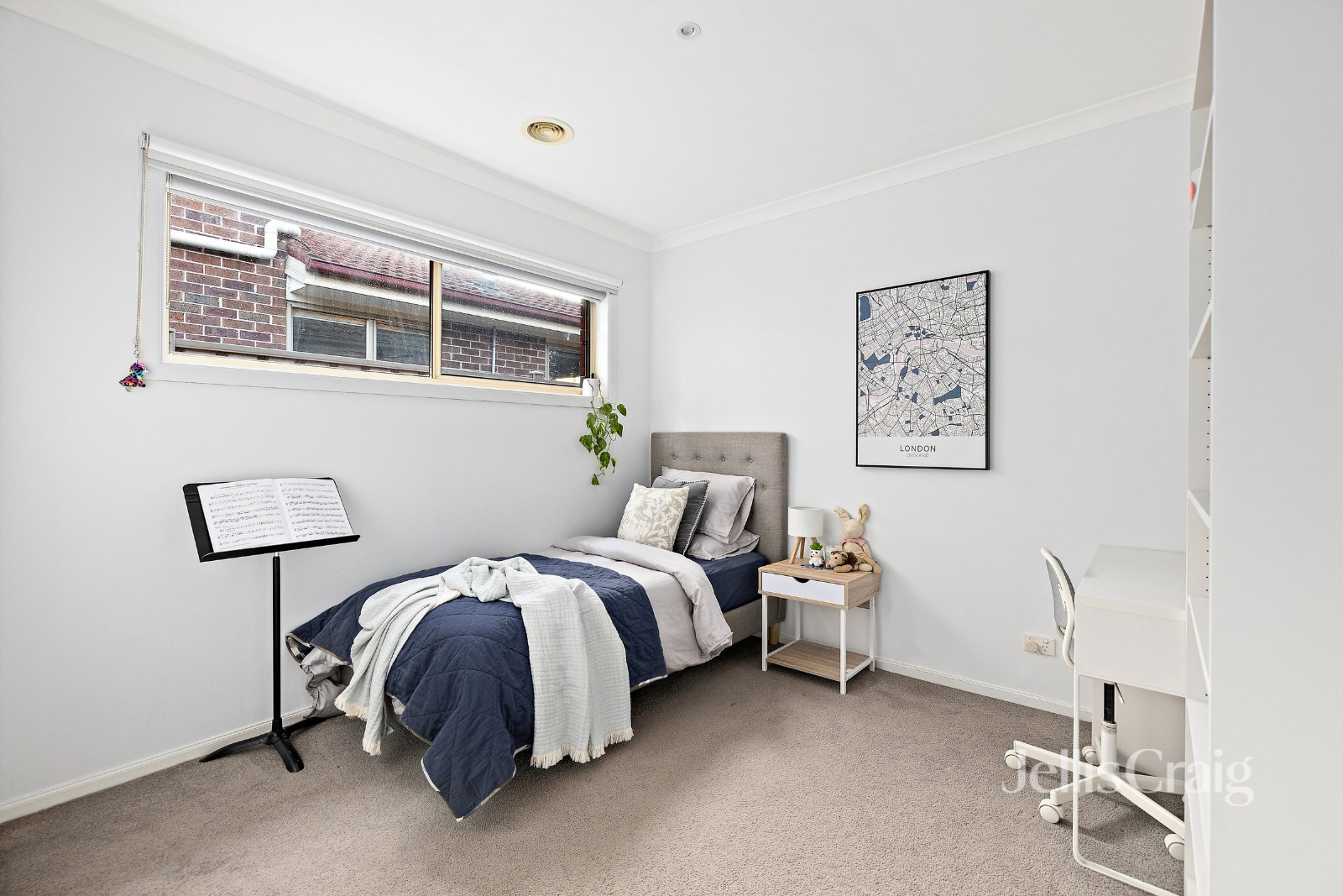 43 Hughes Cct, Bundoora image 15