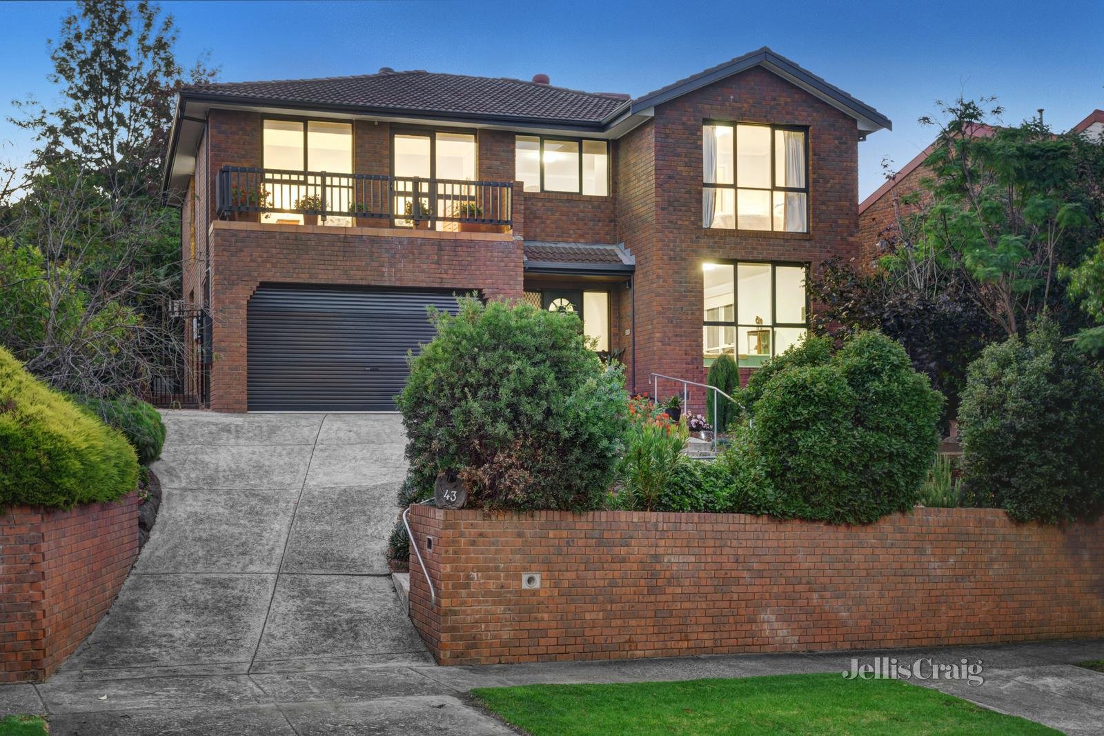 43 Huntingfield Drive, Doncaster East image 1