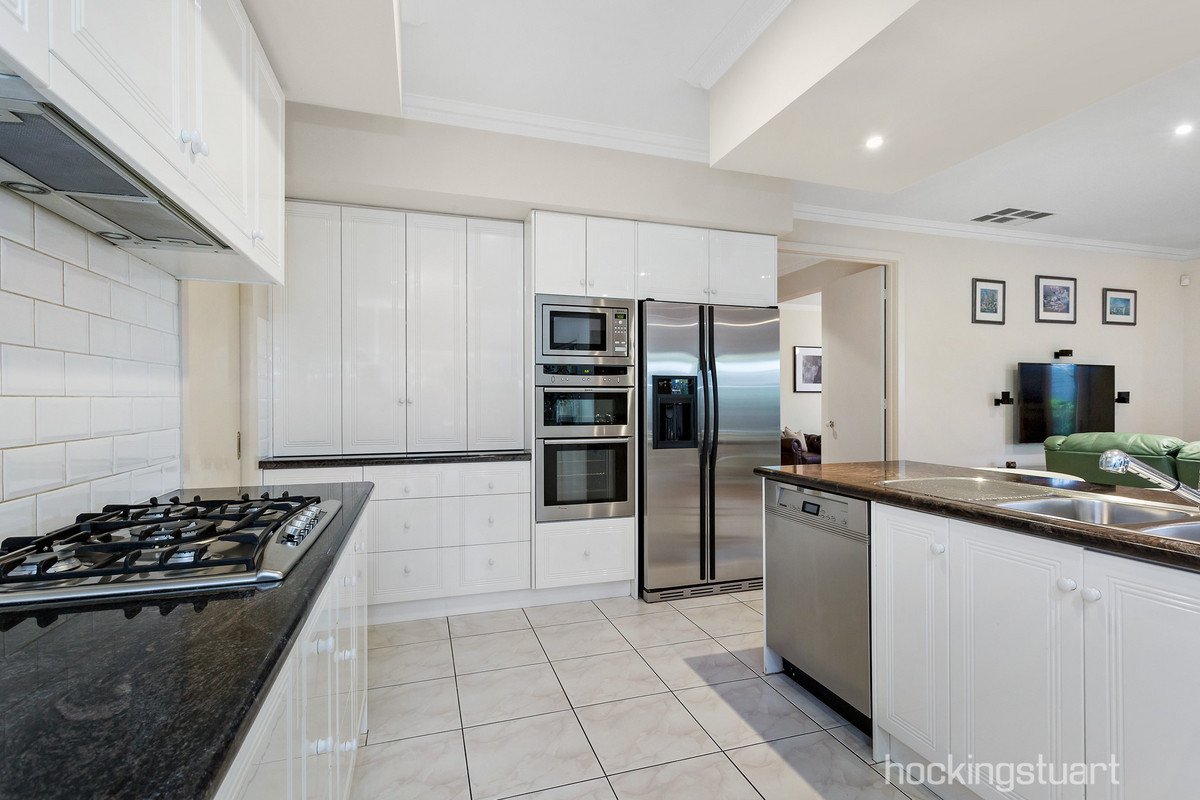 43 Kenny Street, Balwyn North image 8