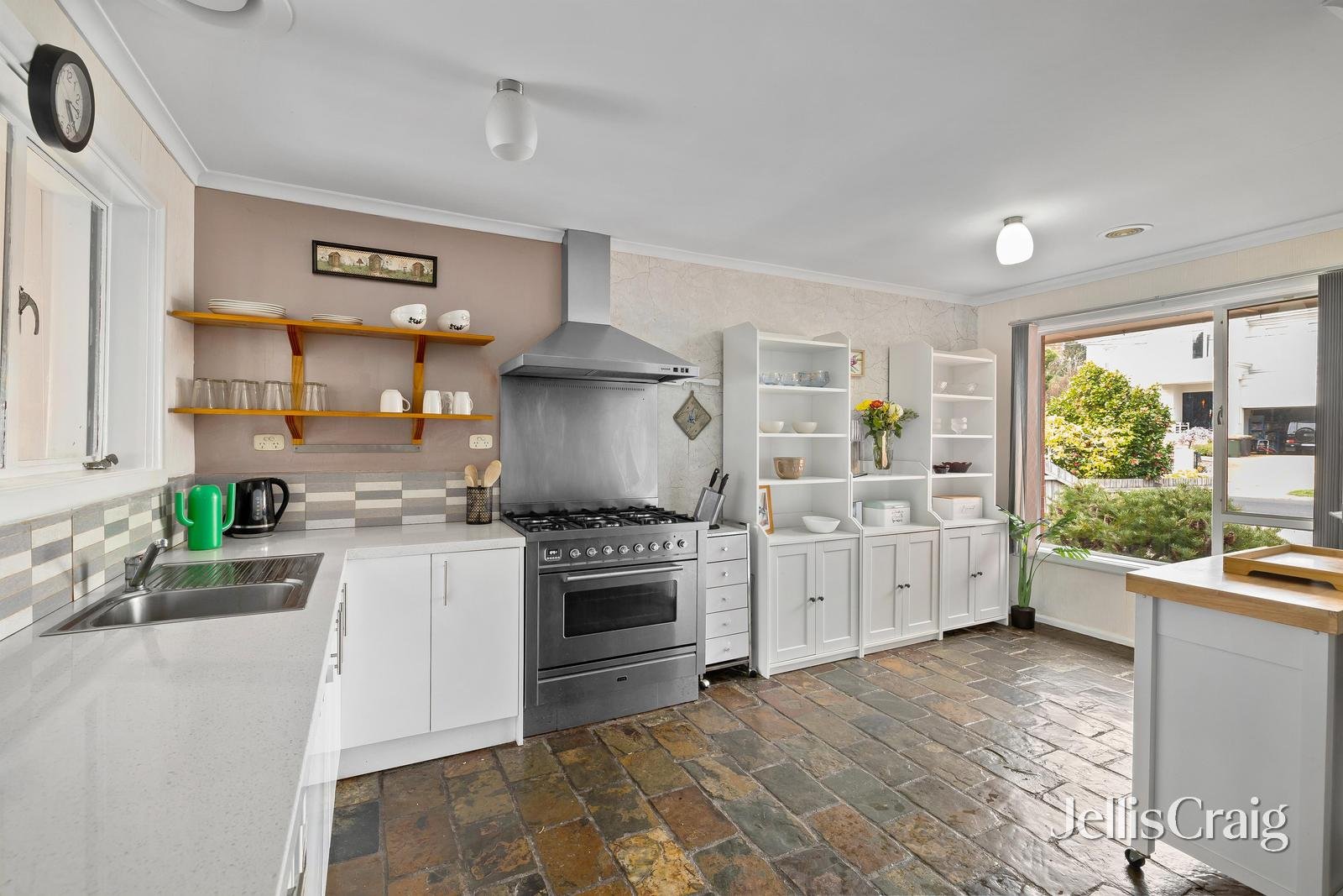 43 Kinnoull Grove, Glen Waverley image 4