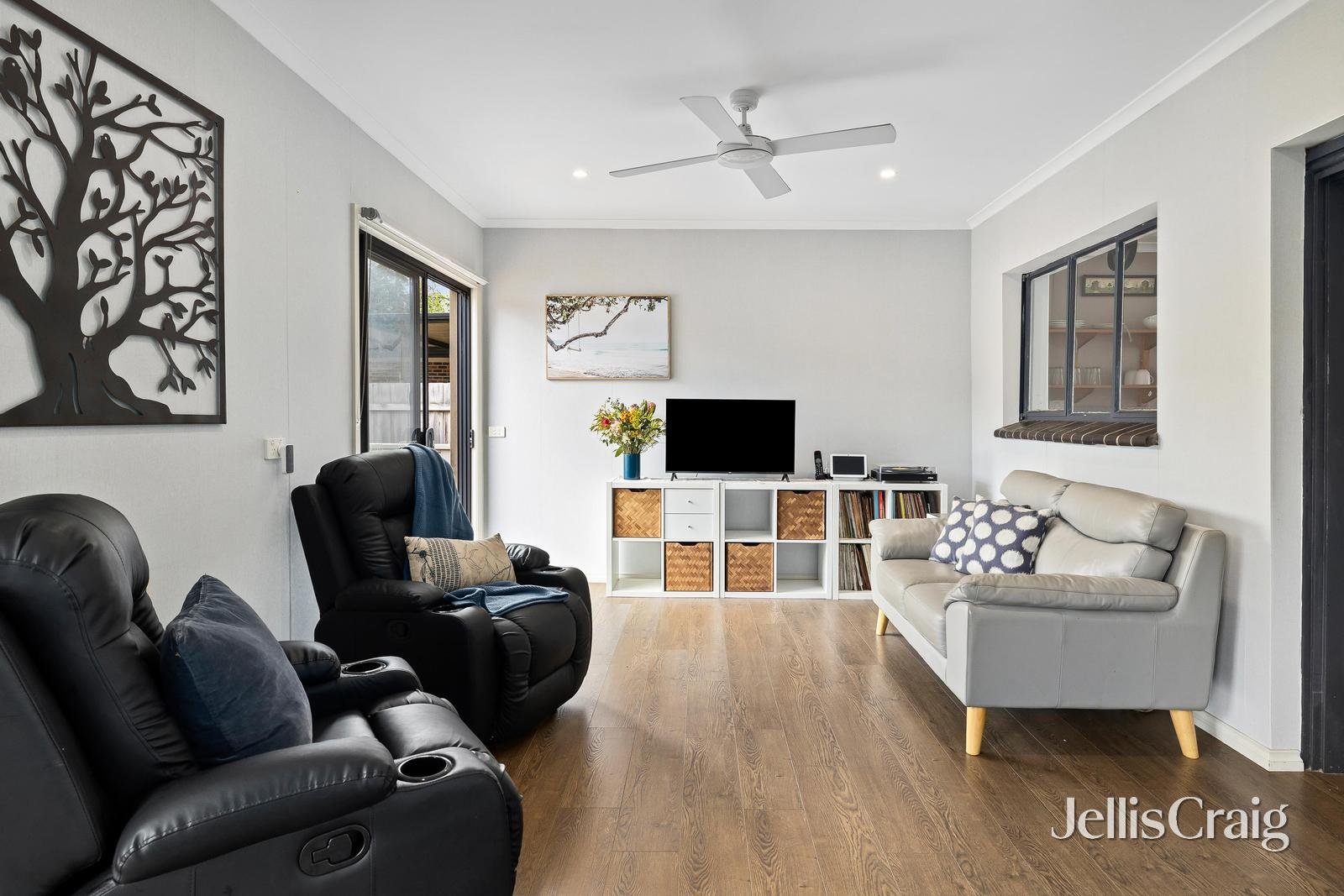 43 Kinnoull Grove, Glen Waverley image 6