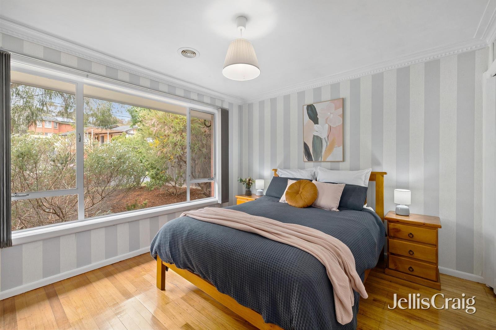 43 Kinnoull Grove, Glen Waverley image 7
