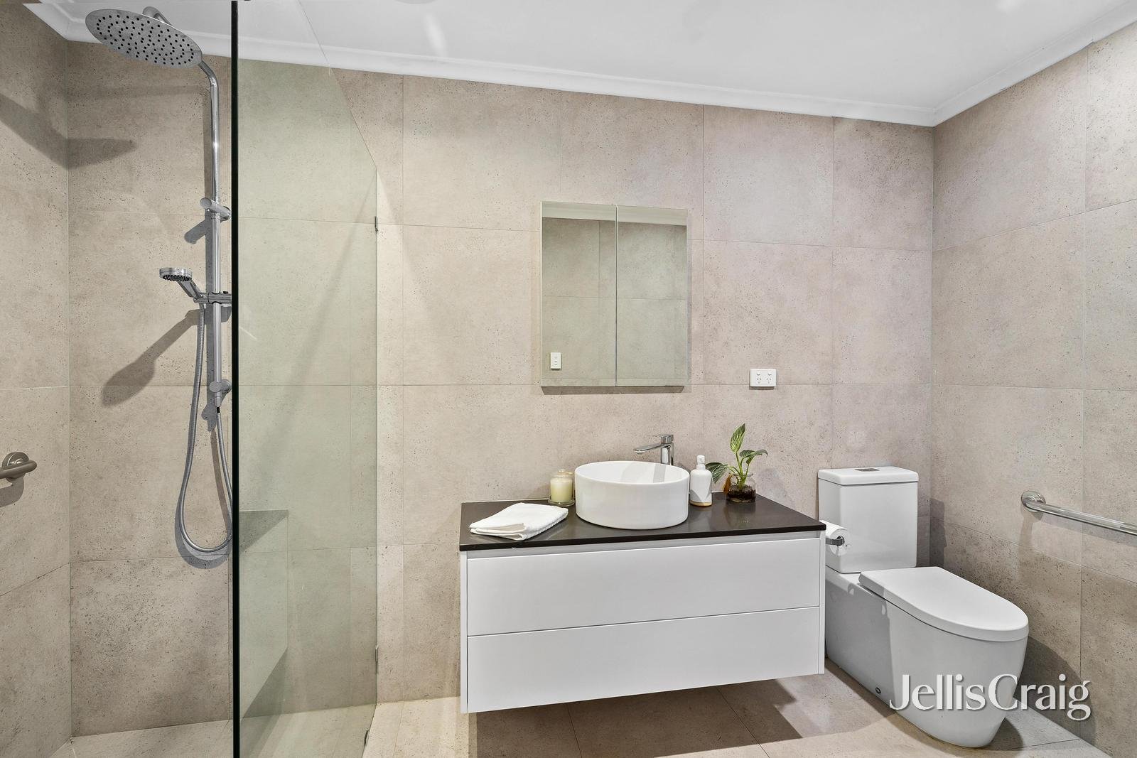 43 Kinnoull Grove, Glen Waverley image 8