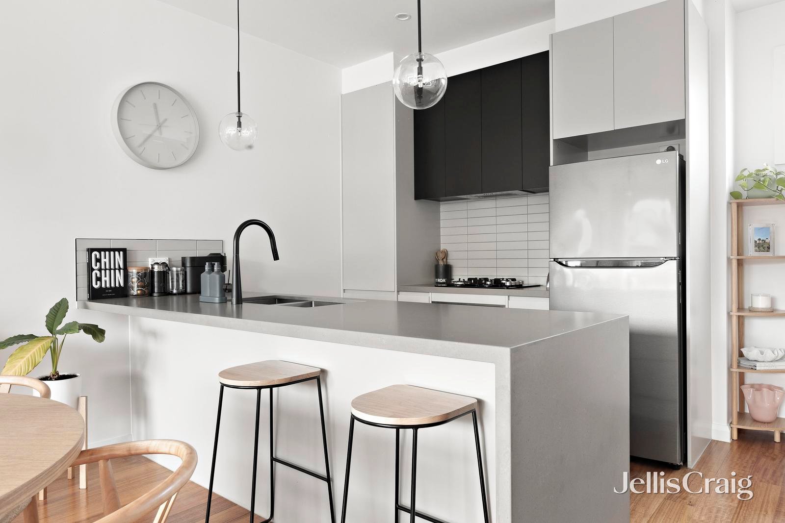 4/3 Mccracken Avenue, Pascoe Vale image 4