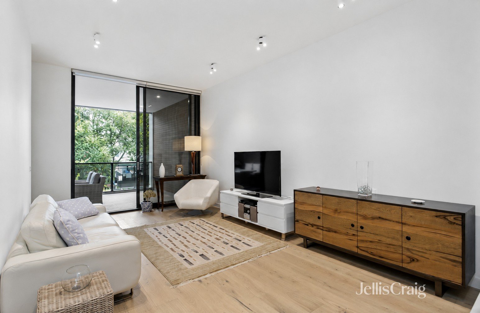 43 Nelson Place, Williamstown image 2