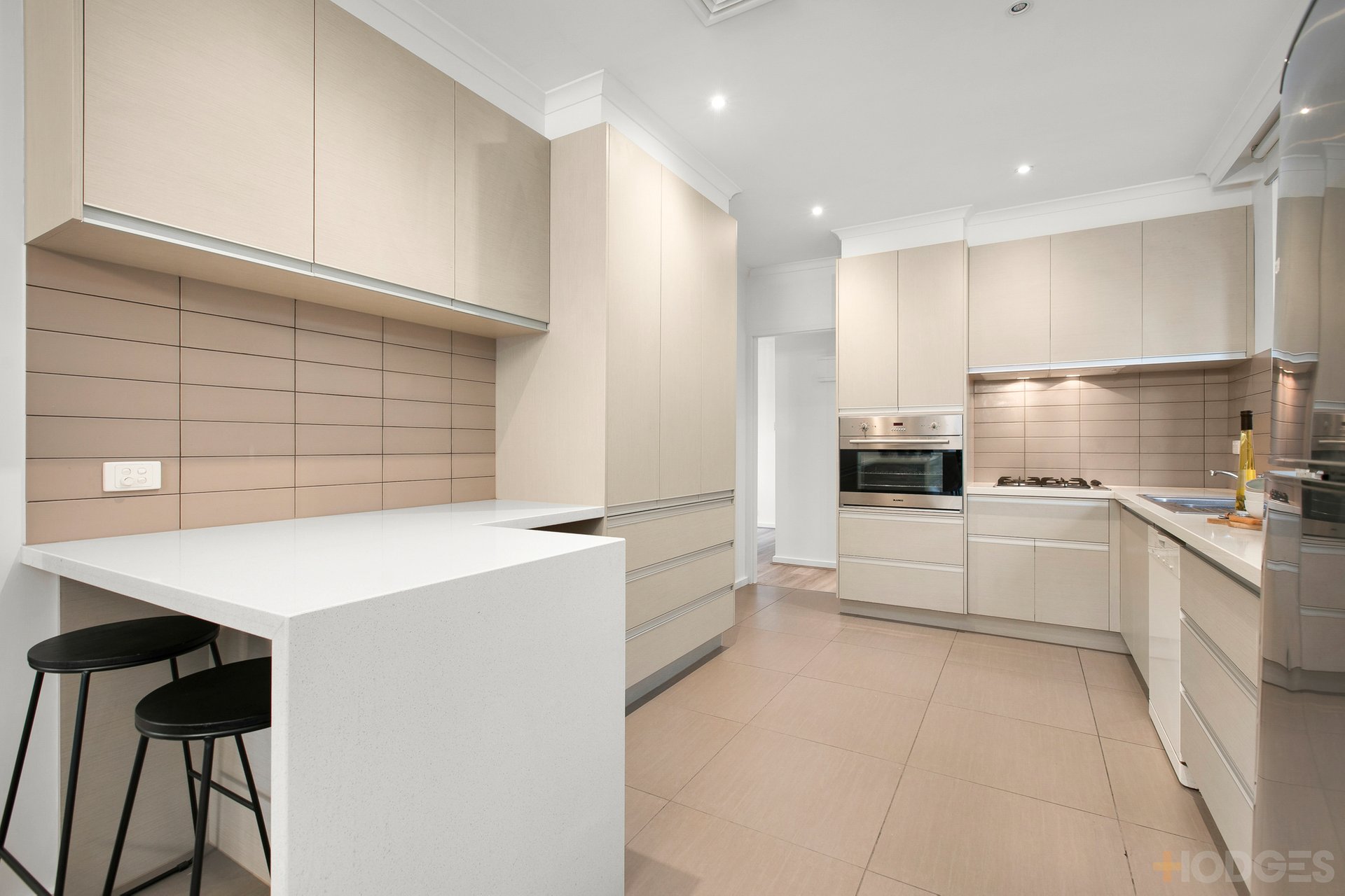 4 / 3 Oak Grove Brighton