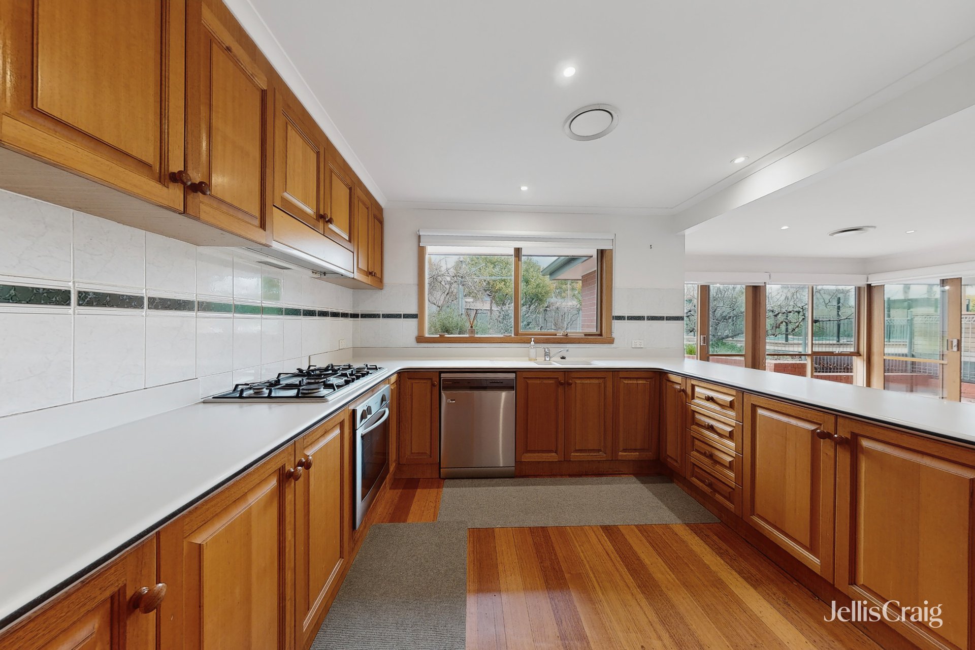 43 Ruby Street, Essendon&nbsp;West image 2