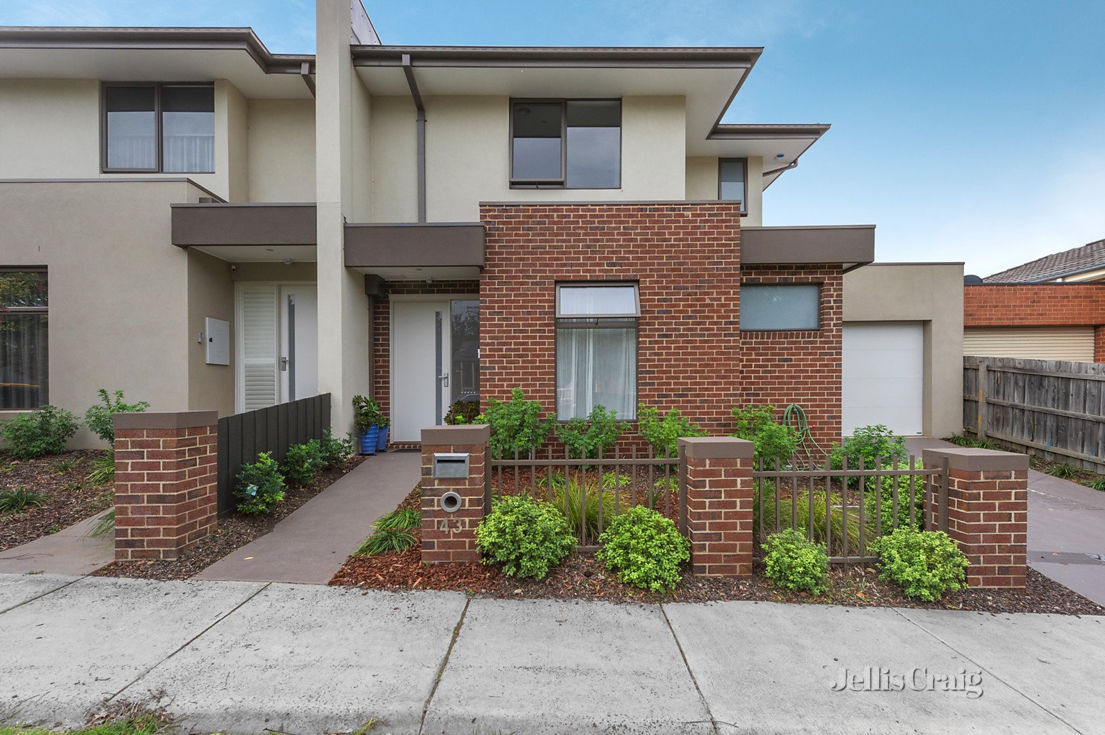 43 Sixth Avenue, Burwood image 1